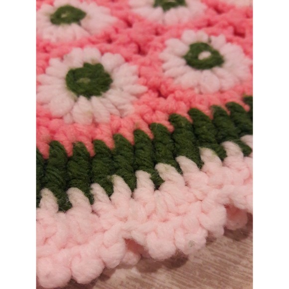 Vintage Crochet Pink Green Daisy Afghan Boho Blanket Lilly 70s Afghan - Picture 5 of 6